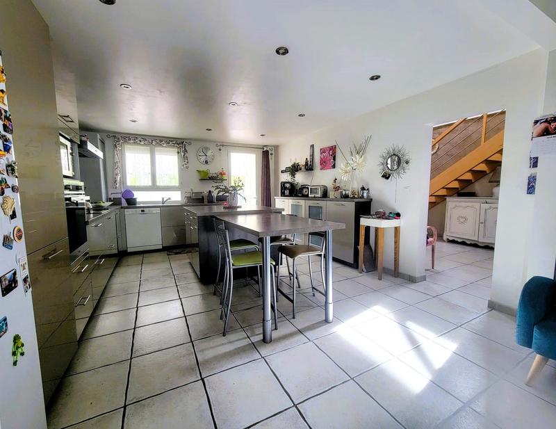 Maison - 274 m² - 8 pièces