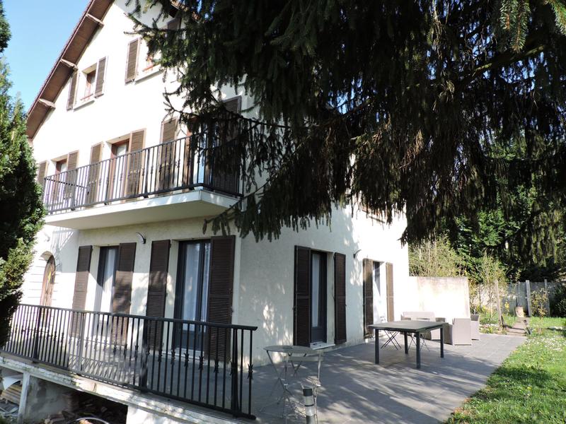 Maison - 183 m² - 8 pièces