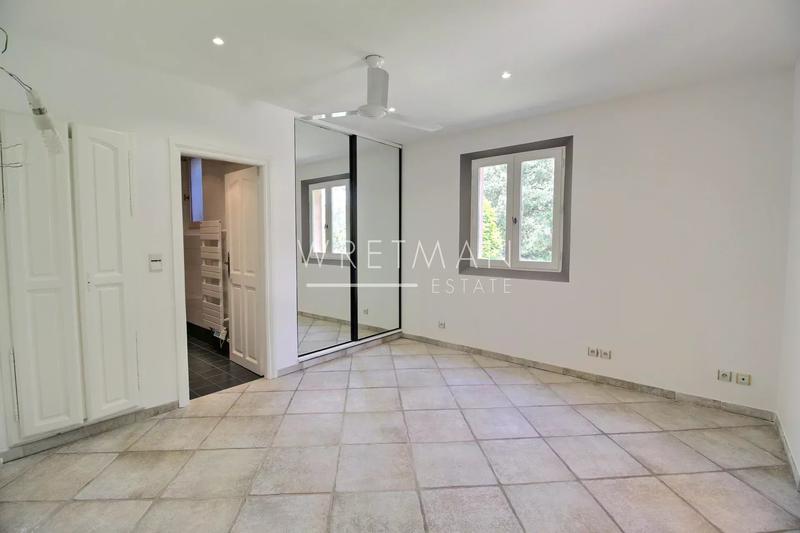 Villa - 230 m² - 6 pièces