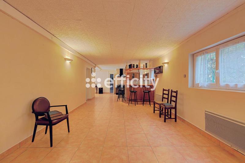 Pavillon - 222 m² - 8 pièces