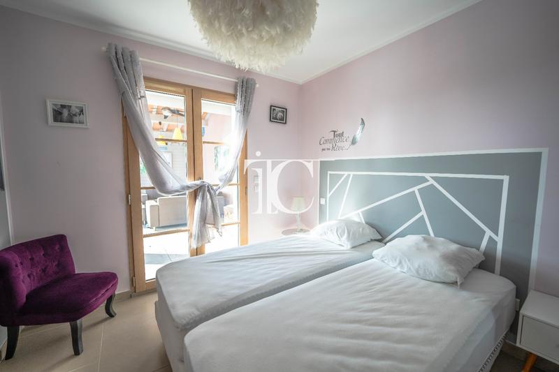 Maison - 94 m² - 5 pièces