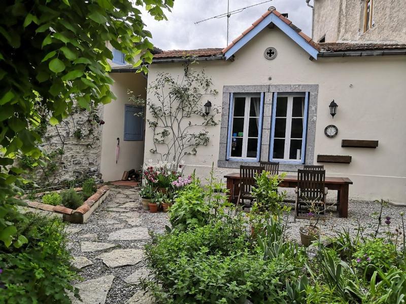 Maison chambre d'hôtes - 248 m² - 9 pièces