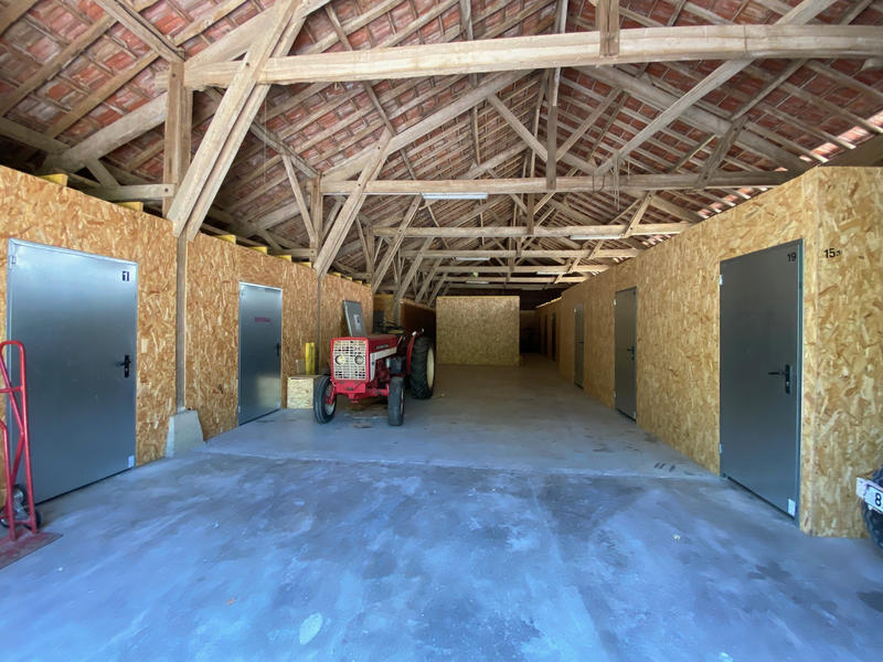 Maison - 300 m² - 25 pièces