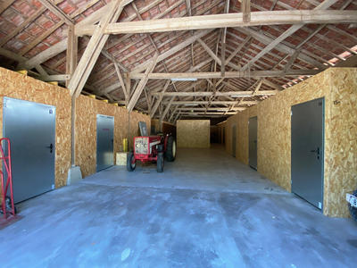 Maison - 300 m² - 25 pièces