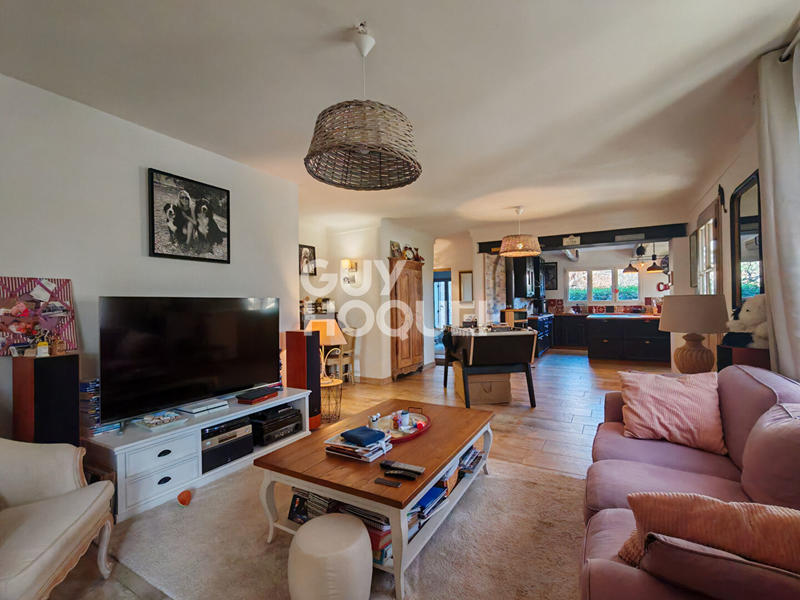 Maison - 320 m² - 9 pièces