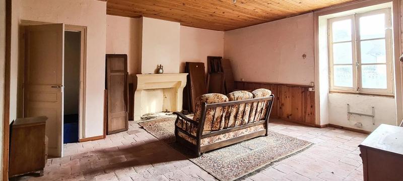 Propriété - 152 m² - 9 pièces