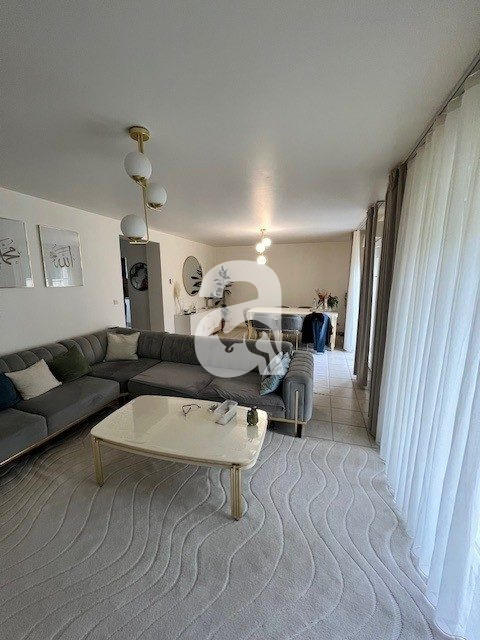 Maison traditionnelle - 132 m² - 9 pièces