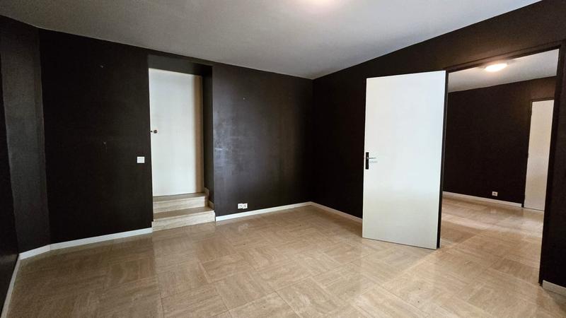 Maison - 384 m² - 11 pièces