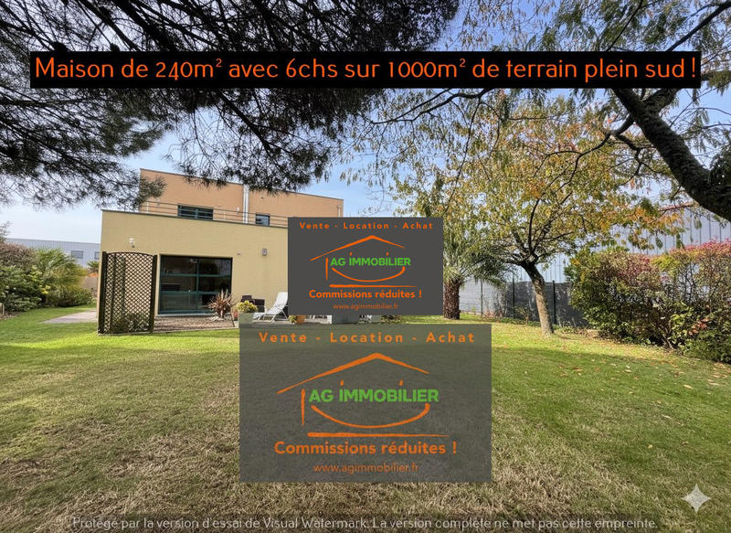Maison - 240 m² - 8 pièces