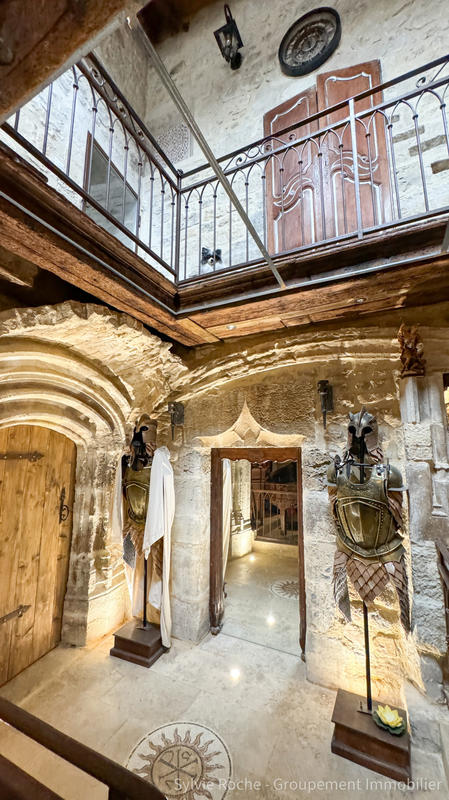 Propriété - 402 m² - 8 pièces