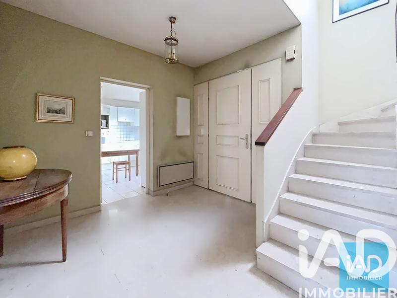 Maison - 207 m² - 8 pièces