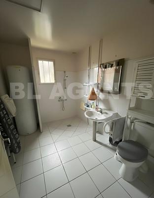 Maison - 172 m² - 9 pièces