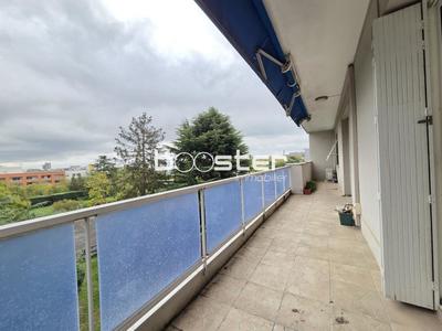 Appartement ancien - 90 m² - 5 pièces