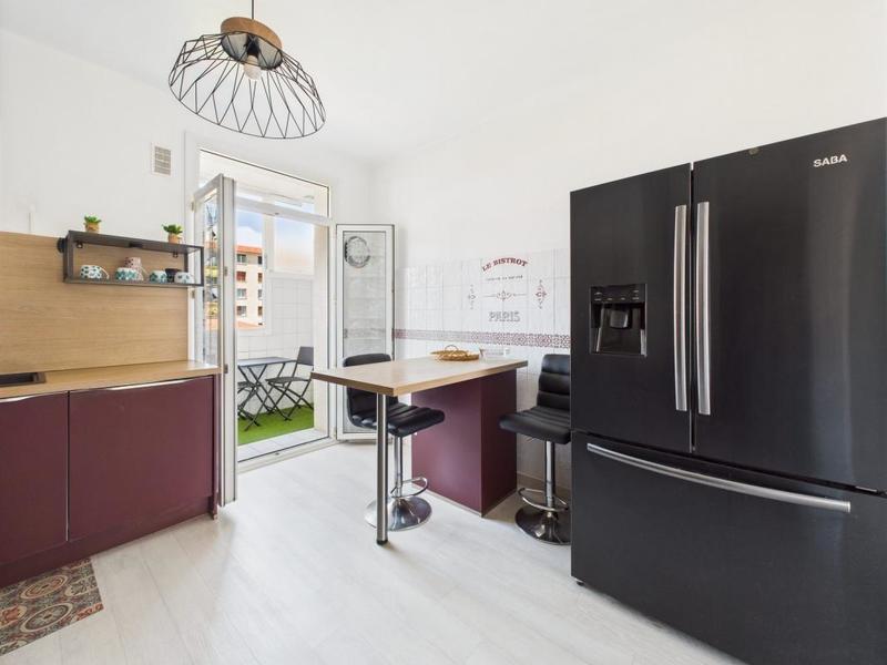 Appartement - 93 m² - 4 pièces