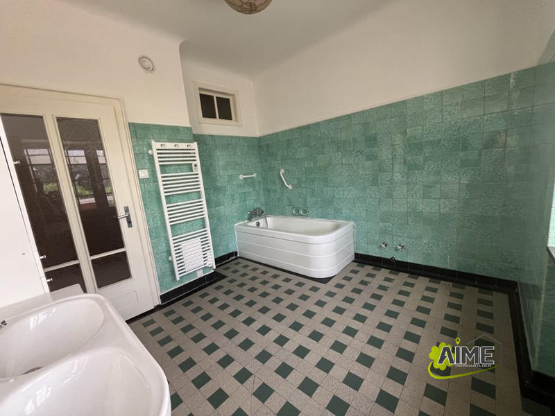 Maison - 207 m² - 10 pièces