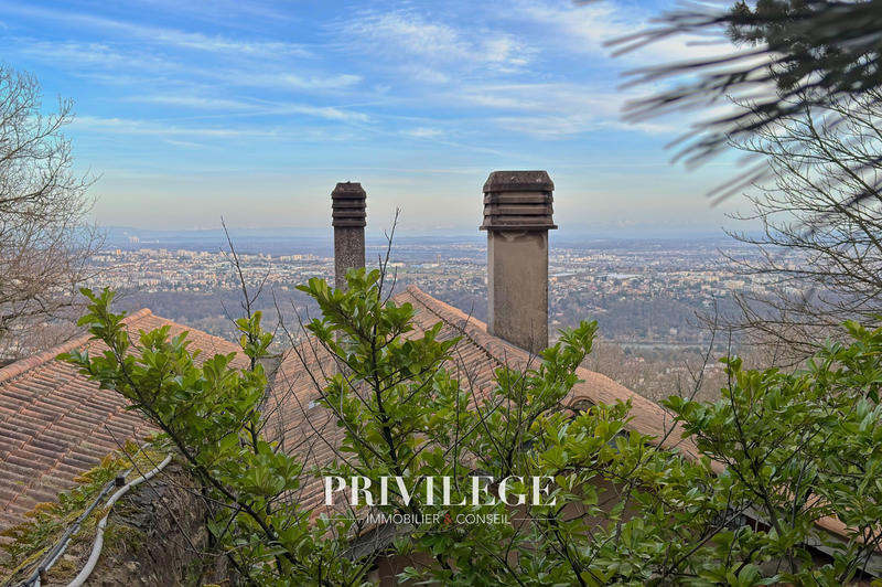 Maison - 225 m² - 7 pièces