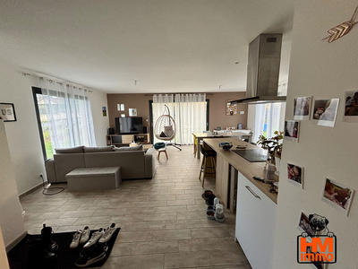 Maison - 98 m² - 4 pièces