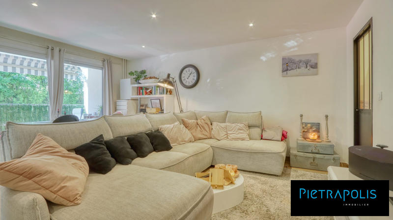 Appartement - 82 m² - 3 pièces