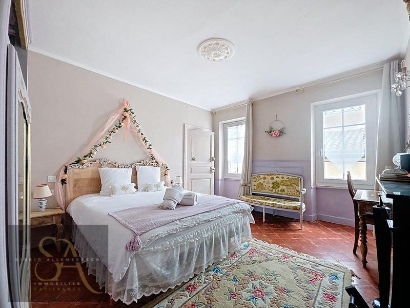 Maison de maîtres - 210 m² - 8 pièces