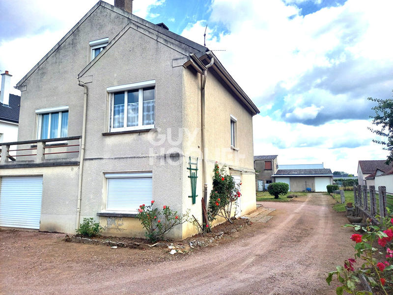 Maison - 108 m² - 9 pièces