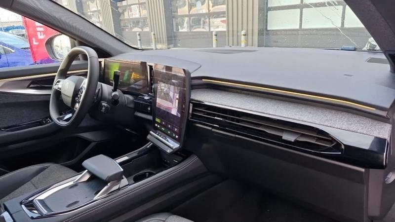 Renault Espace VI E-Tech Full Hybrid 200 Gsr2 Techno