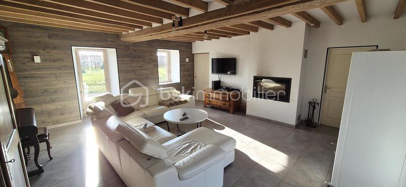 Maison en pierre - 275 m² - 8 pièces