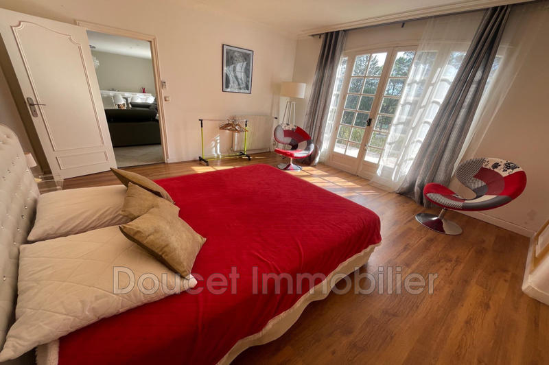 Maison - 350 m² - 9 pièces