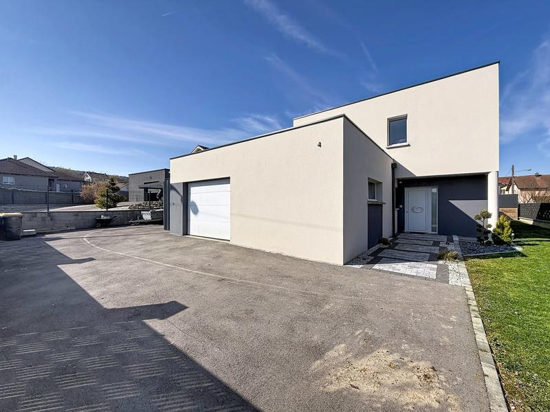 Maison contemporaine - 154 m² - 7 pièces