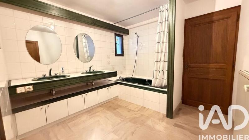 Maison - 171 m² - 7 pièces