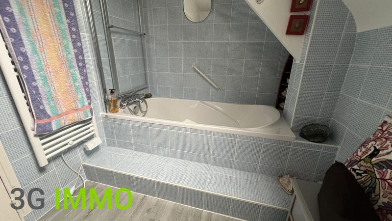 Maison traditionnelle - 170 m² - 7 pièces