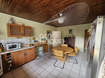 Maison - 256 m² - 6 pièces