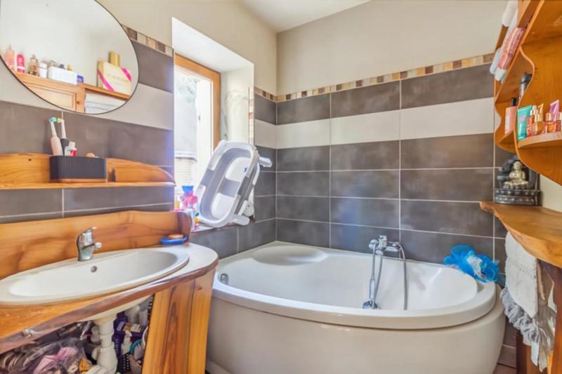 Maison - 180 m² - 10 pièces