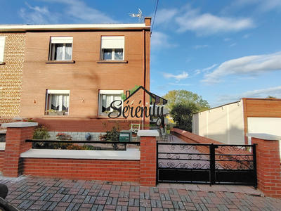 Maison - 85 m² - 8 pièces