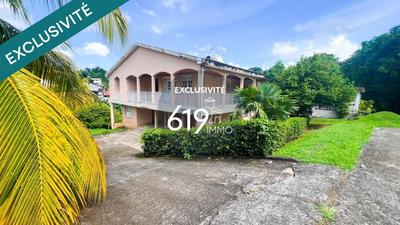 Maison - 200 m² - 6 pièces