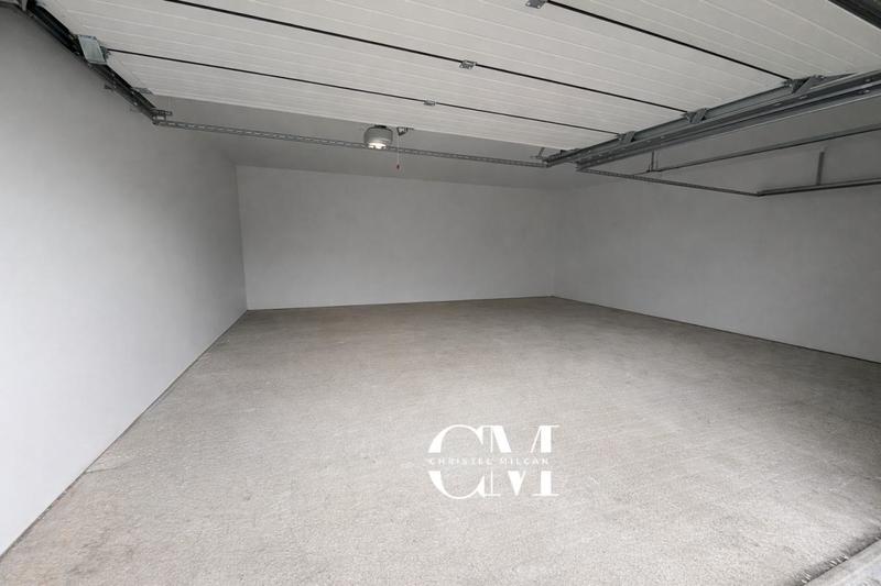 Villa - 215 m² - 8 pièces