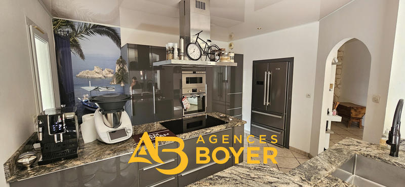 Maison - 205 m² - 6 pièces