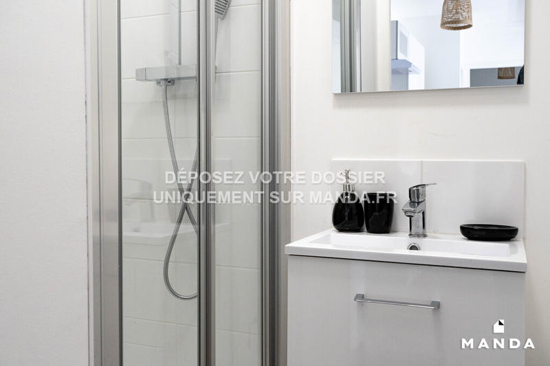 Chambre - 9 m² - 6 pièces