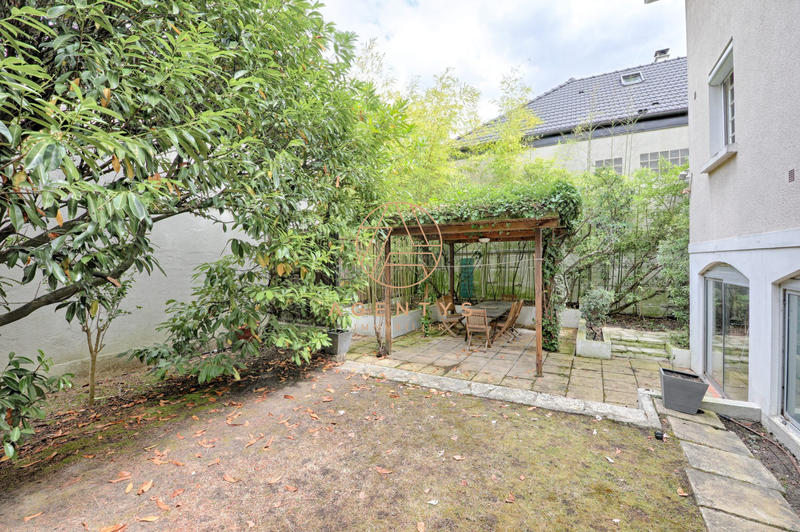 Maison ancienne - 195 m² - 6 pièces