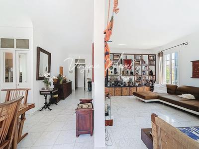 Appartement - 156 m² - 5 pièces
