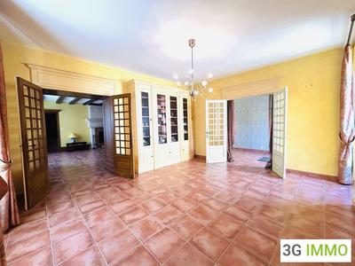 Demeure - 392 m² - 11 pièces