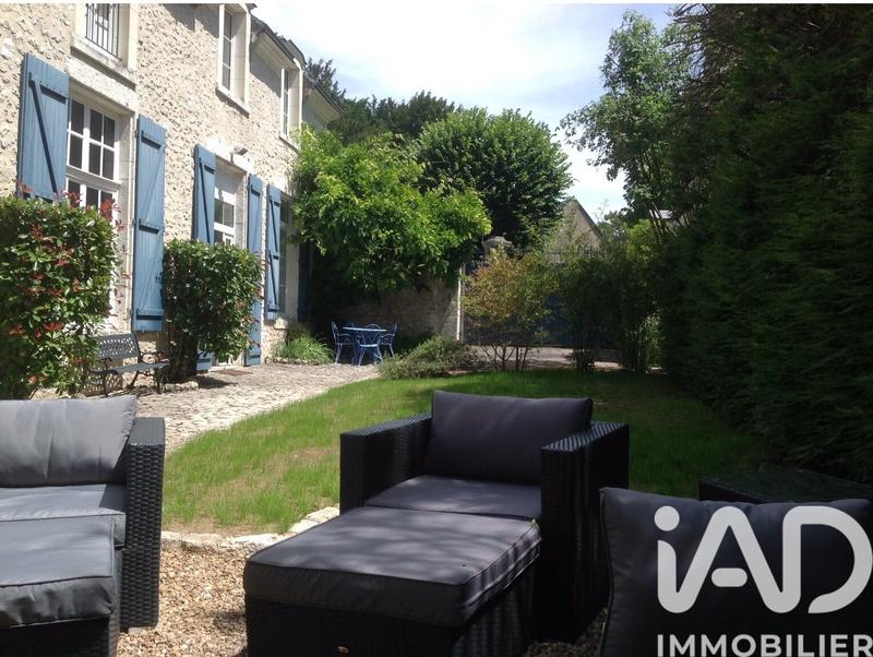 Maison - 313 m² - 10 pièces