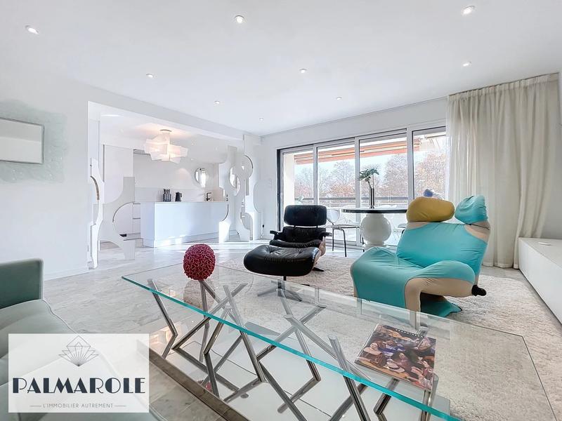 Appartement - 85 m² - 3 pièces