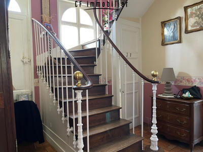 Maison - 180 m² - 8 pièces