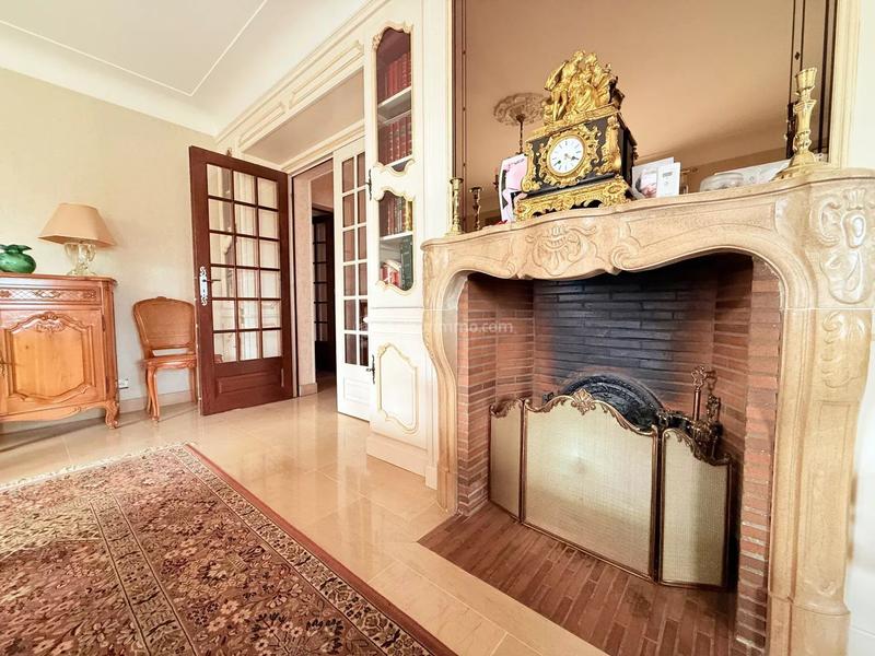 Maison - 218 m² - 9 pièces