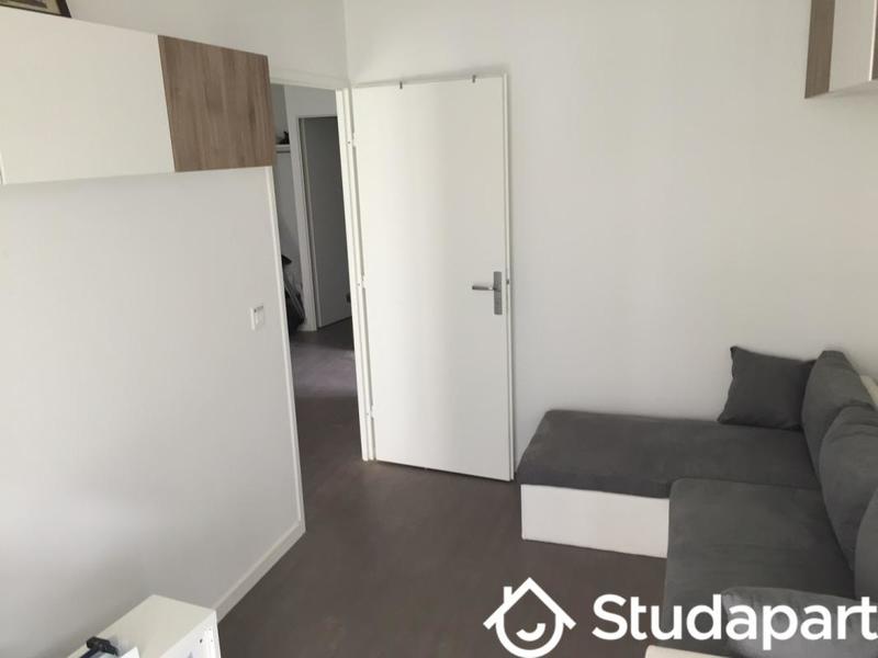 Chambre - 11 m² - 1 pièce