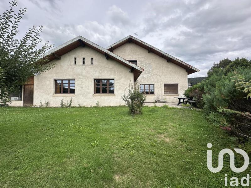 Maison - 186 m² - 9 pièces