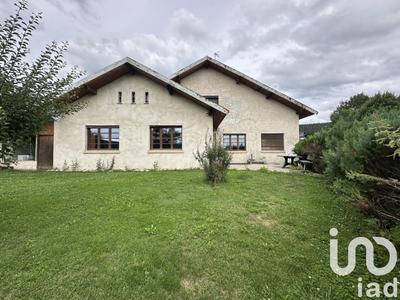 Maison - 186 m² - 9 pièces