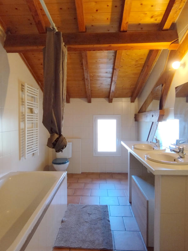 Maison - 270 m² - 9 pièces