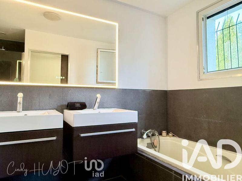 Maison - 180 m² - 10 pièces