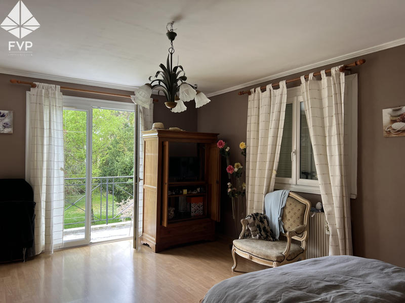 Maison - 246 m² - 7 pièces